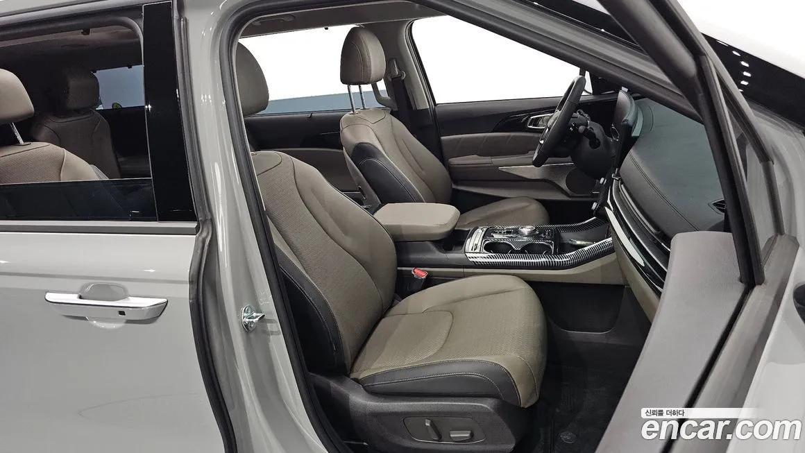Kia Carnival — фото 10