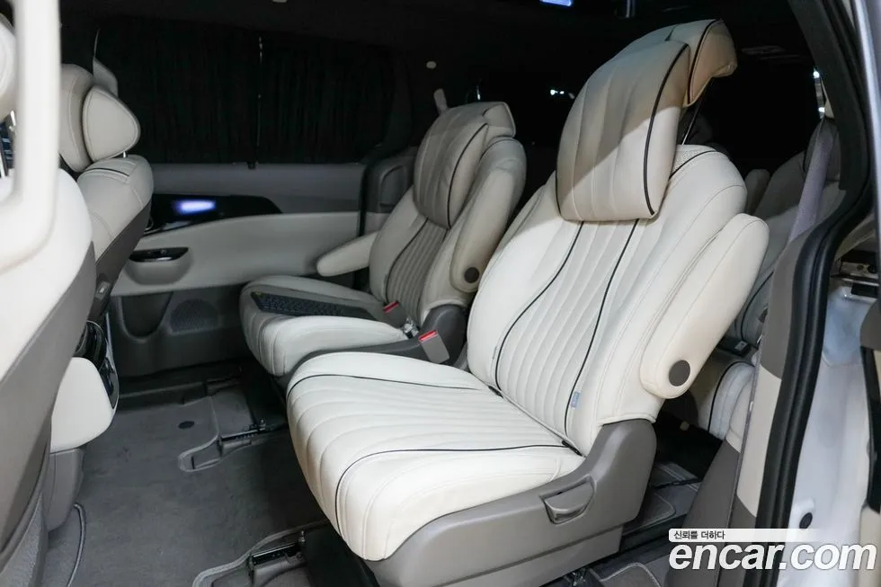 Kia Carnival — фото 10