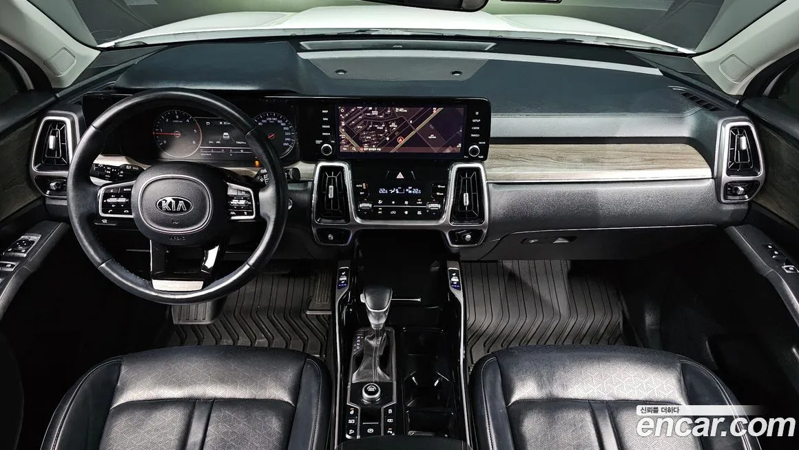 Kia Sorento — фото 7