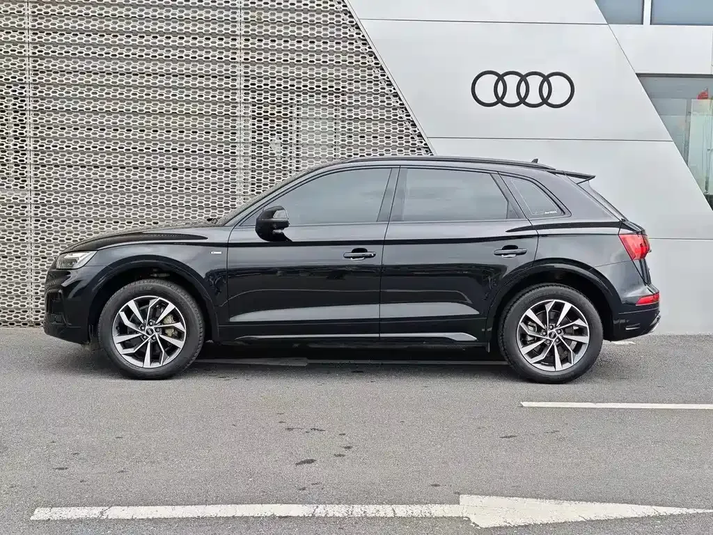Audi Q5L — фото 3