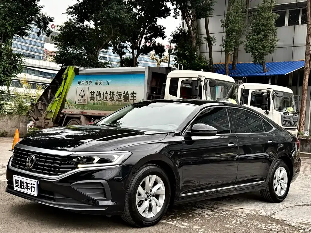 Volkswagen Passat — фото 1