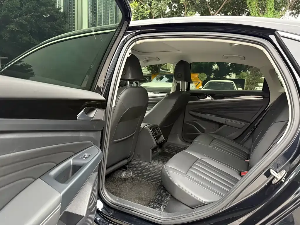 Volkswagen Passat — фото 5