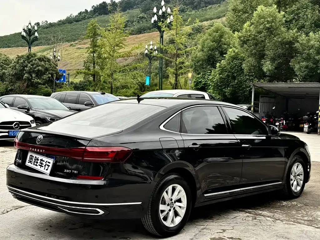 Volkswagen Passat — фото 7