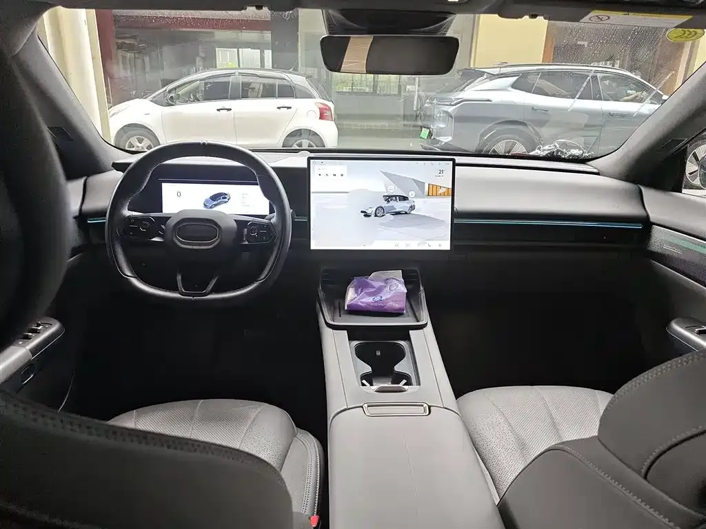 Lynk & Co 07 EM-P — фото 10