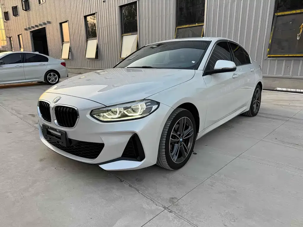 BMW 1 Series — фото 1