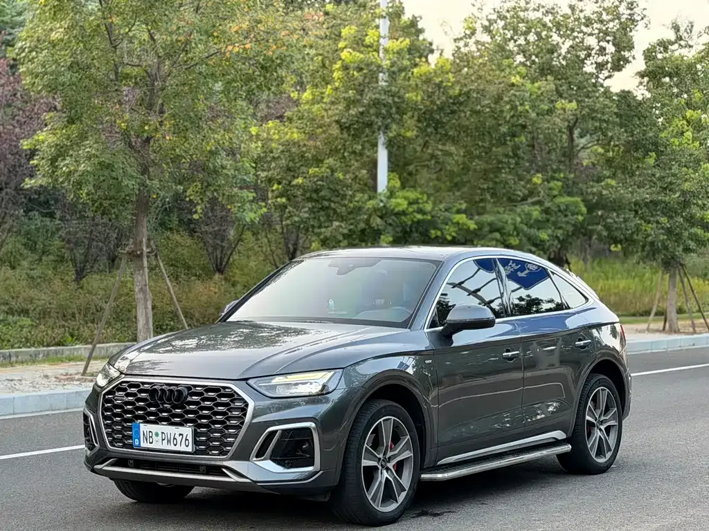 Audi Q5L Sportback — фото 1