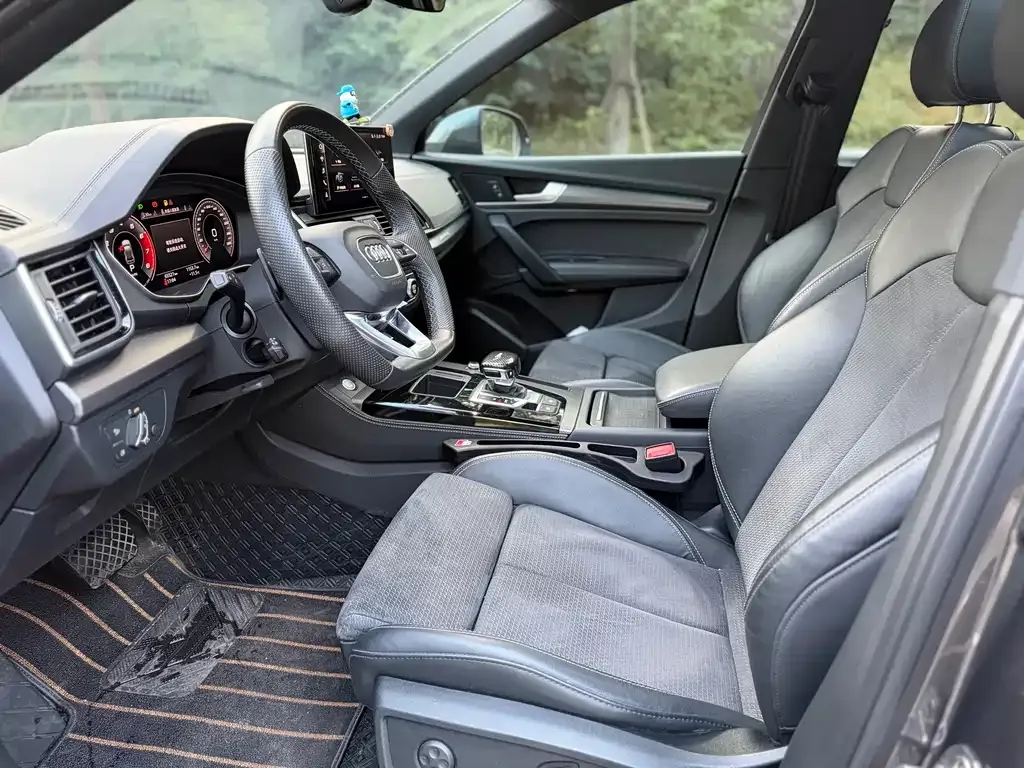 Audi Q5L Sportback — фото 4