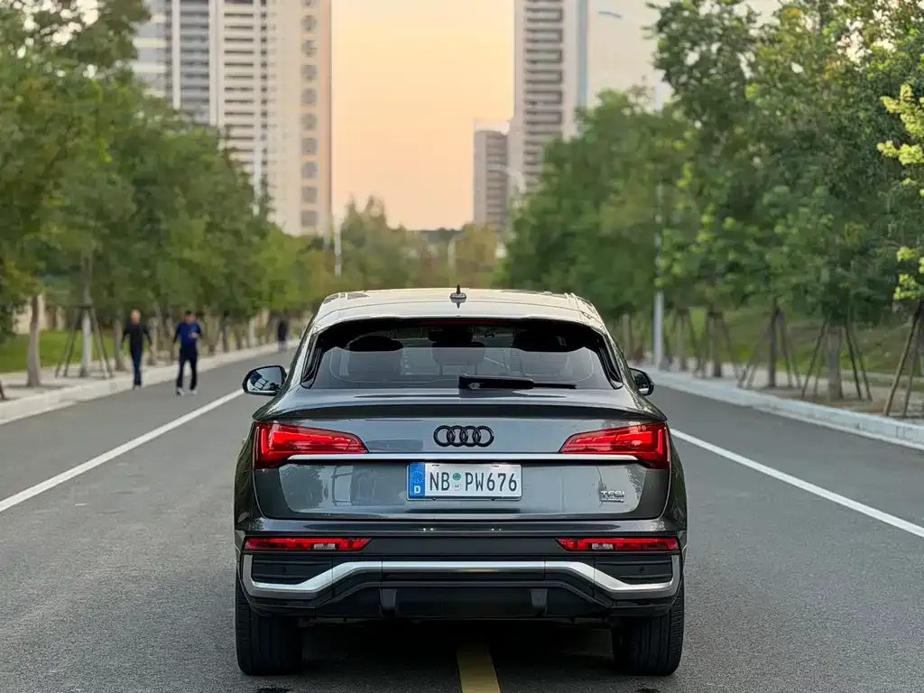 Audi Q5L Sportback — фото 8