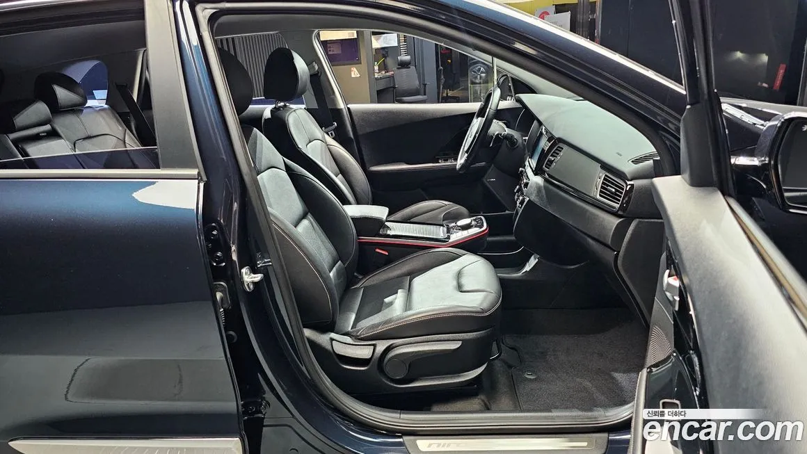 Kia Niro — фото 10
