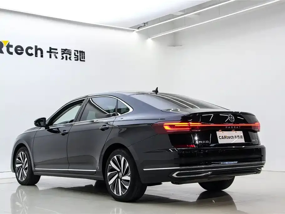 Volkswagen Passat — фото 6