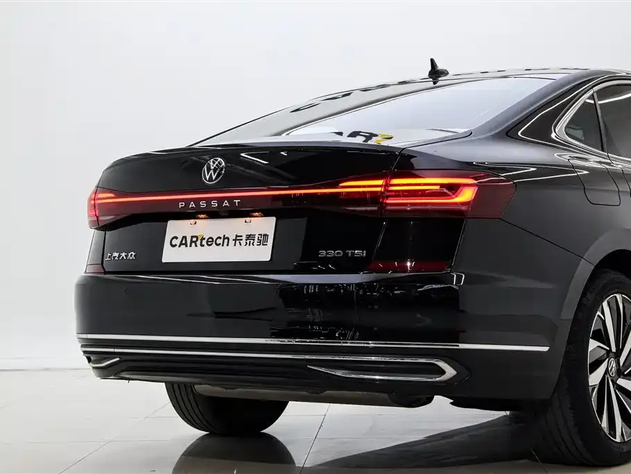 Volkswagen Passat — фото 7