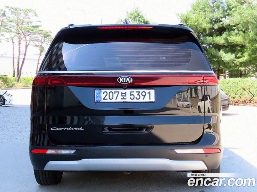 Kia Carnival — фото 4