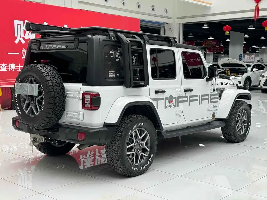 Jeep Wrangler PHEV — фото 9