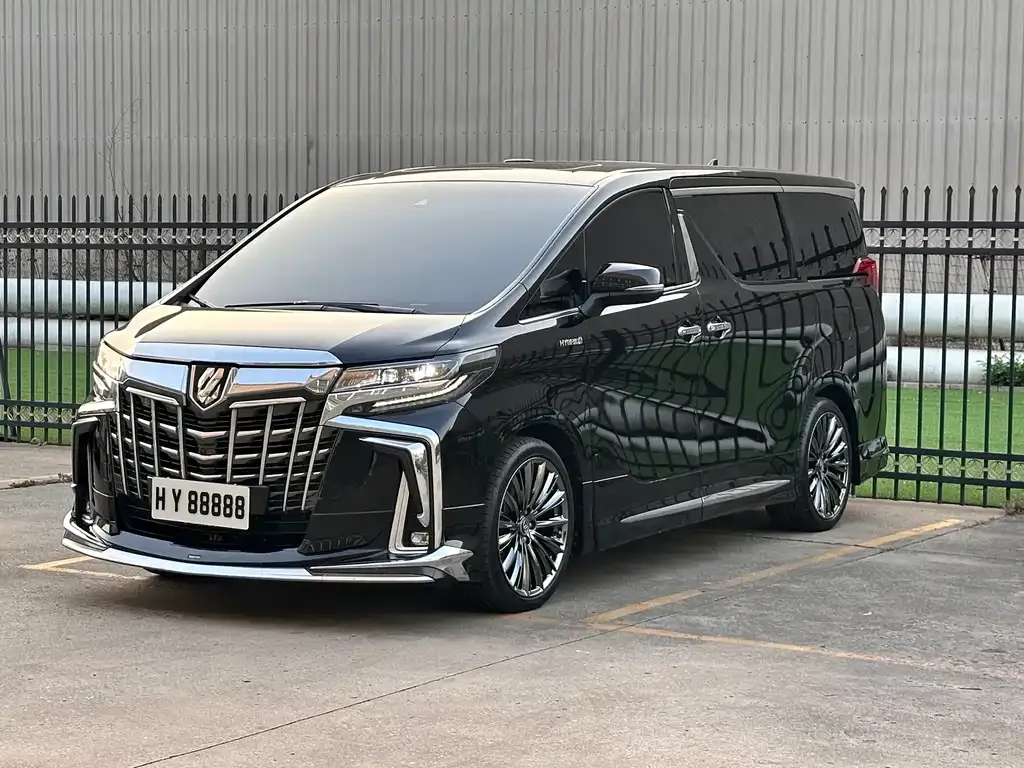 Toyota Vellfire — фото 1