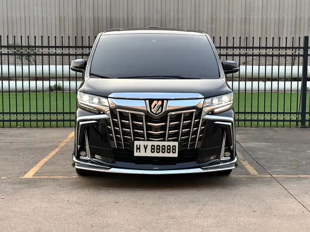 Toyota Vellfire — фото 2