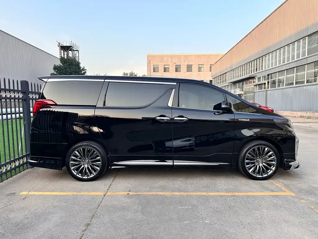 Toyota Vellfire — фото 4