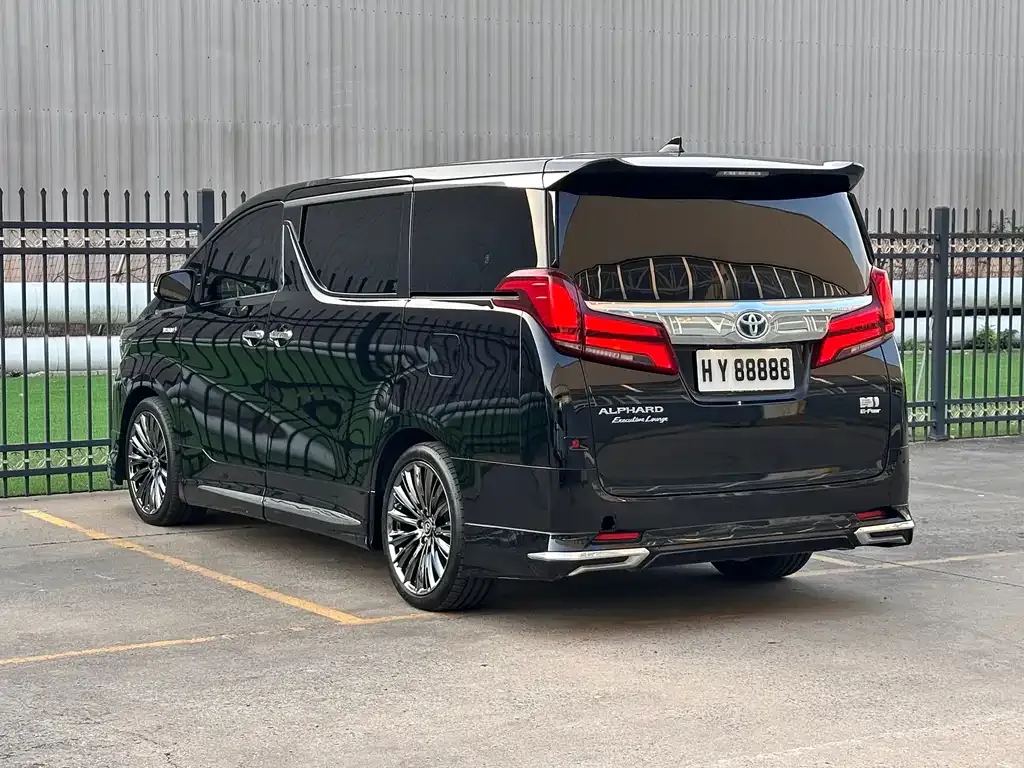 Toyota Vellfire — фото 5