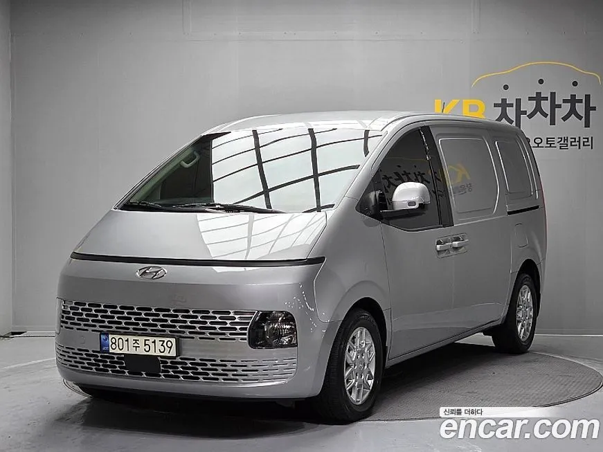 Hyundai Staria — фото 1