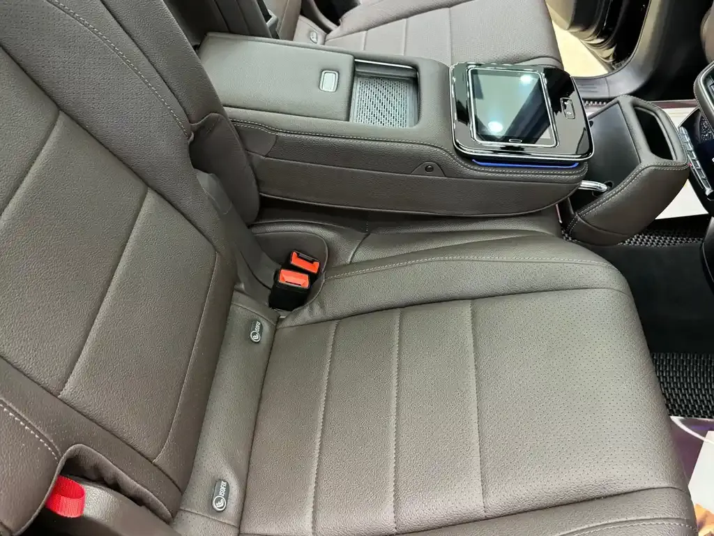 Mercedes-Benz GLS — фото 10