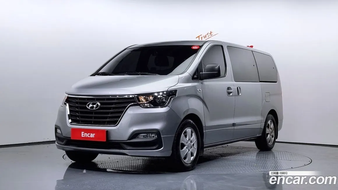 Hyundai Starex — фото 1