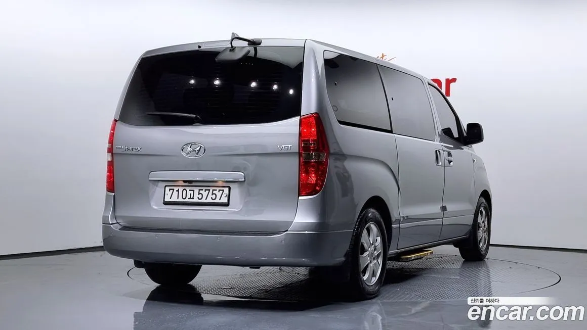 Hyundai Starex — фото 2