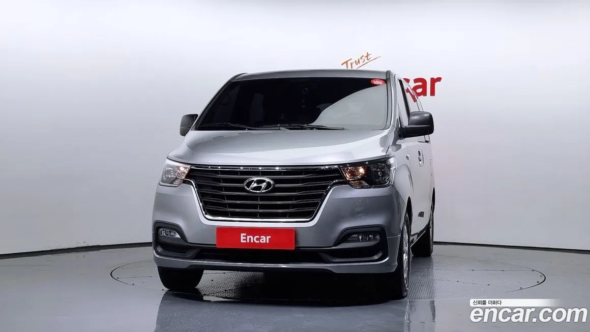 Hyundai Starex — фото 3