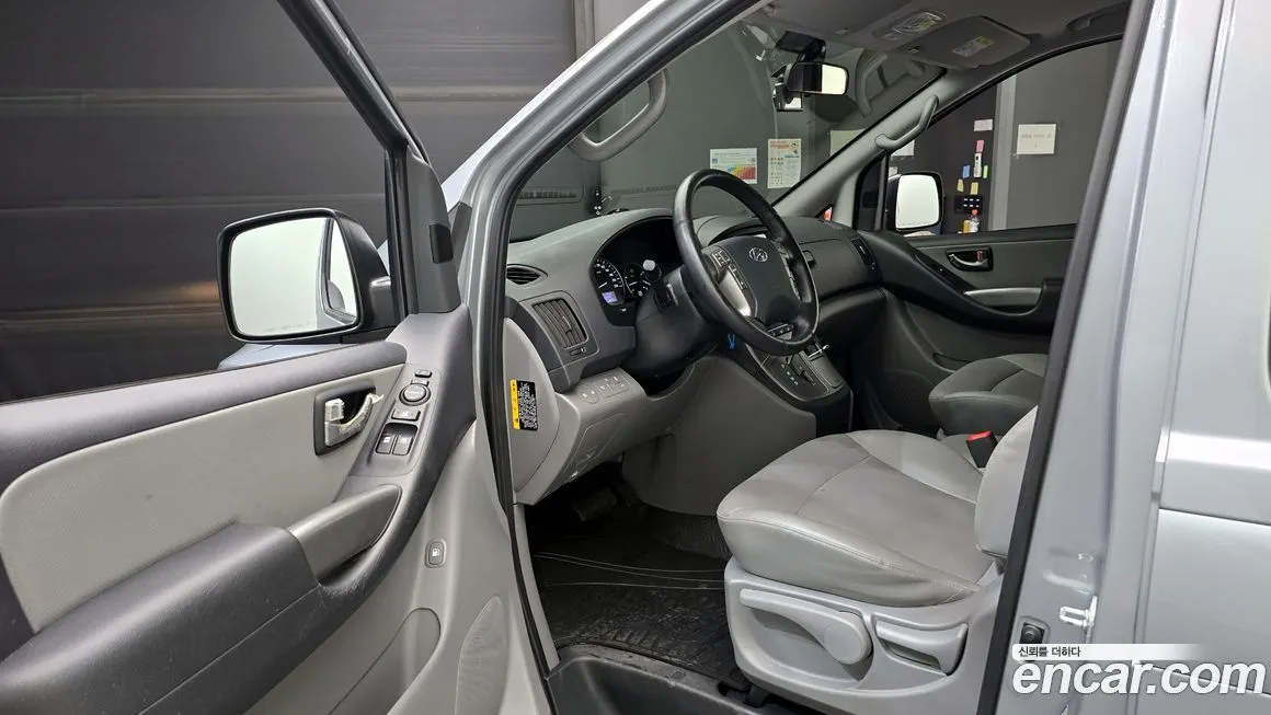 Hyundai Starex — фото 10