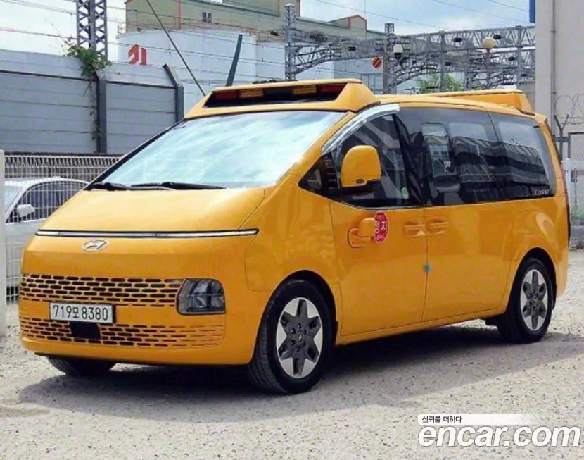 Hyundai Staria — фото 2