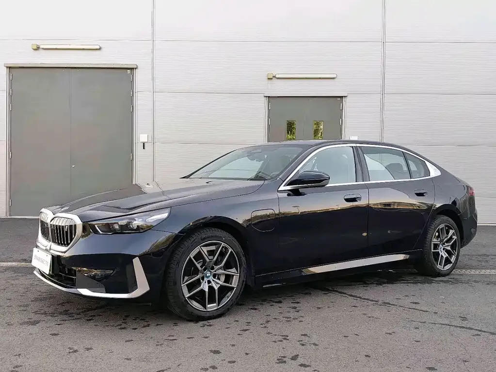 BMW i5 — фото 1