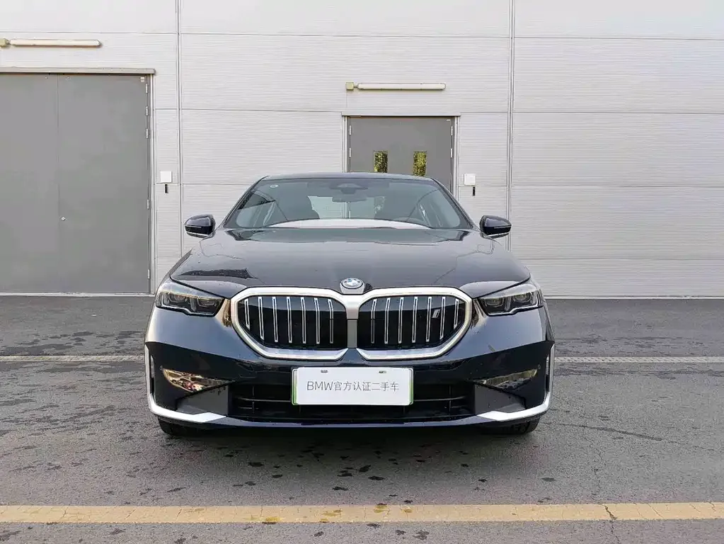 BMW i5 — фото 3