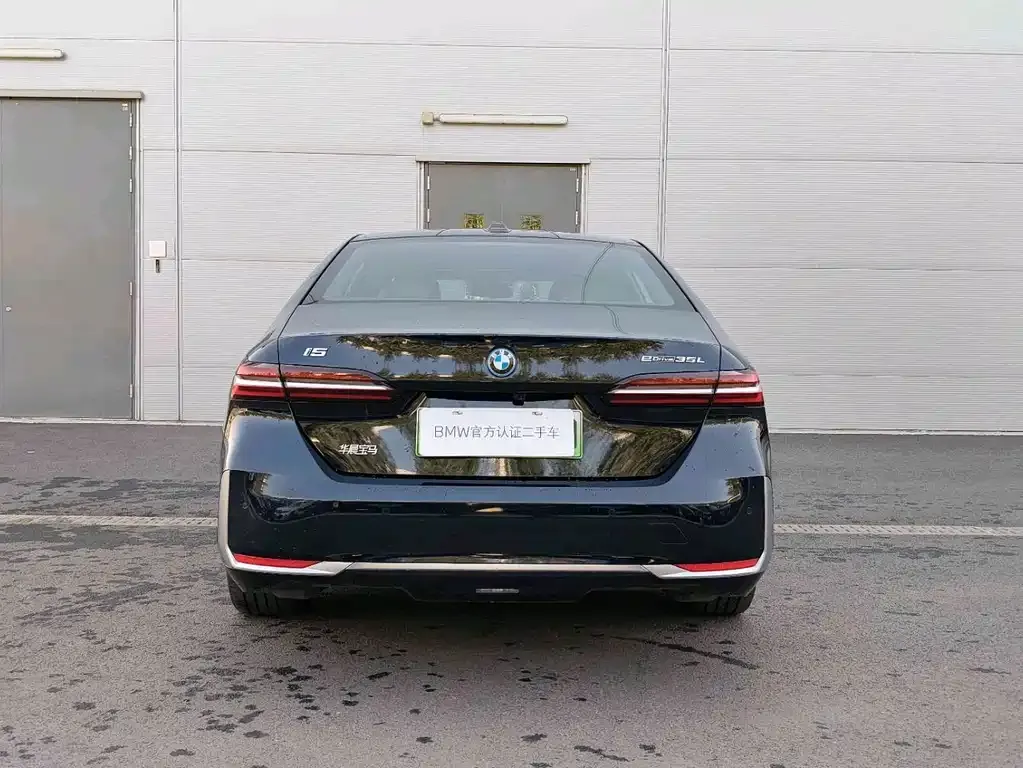 BMW i5 — фото 8