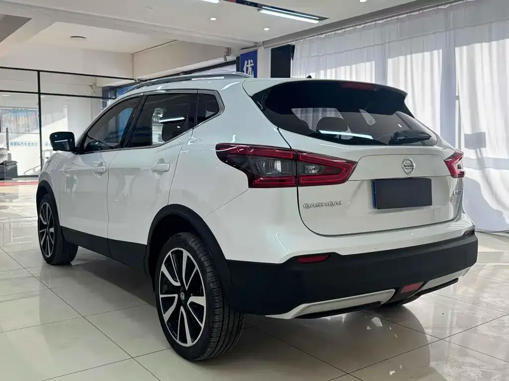 Nissan Qashqai — фото 4