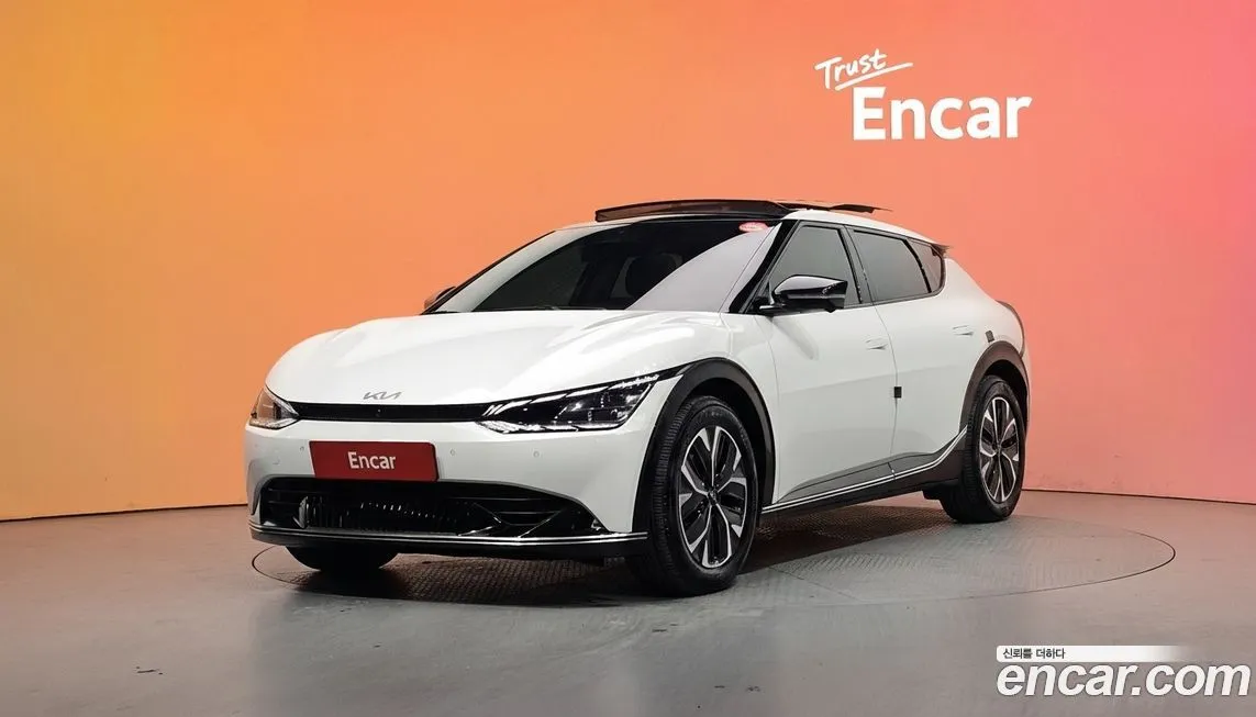 Kia EV6 — фото 1