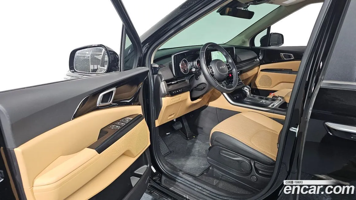 Kia Carnival — фото 10