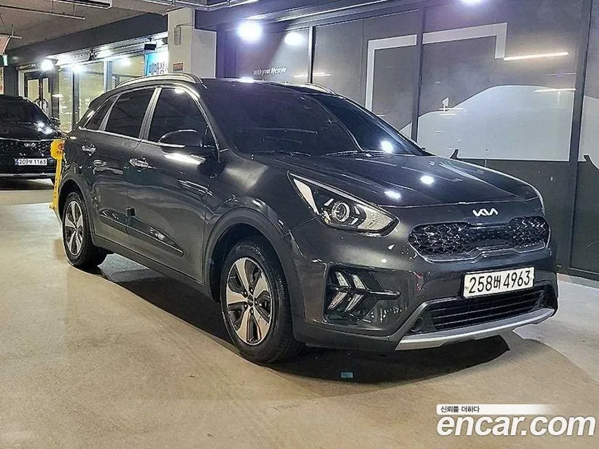 Kia Niro — фото 1