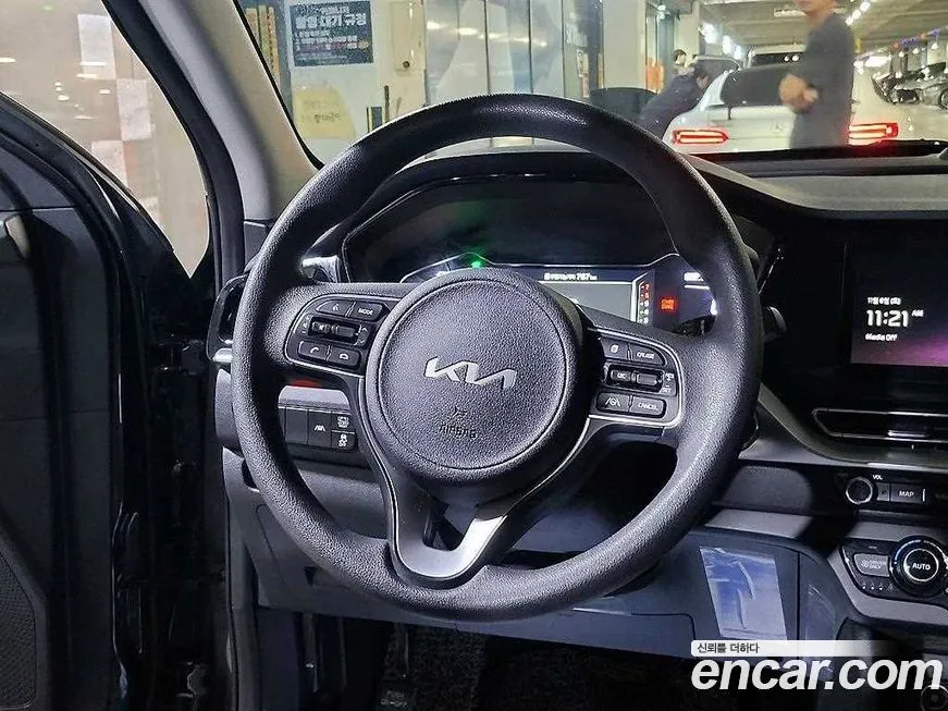 Kia Niro — фото 9