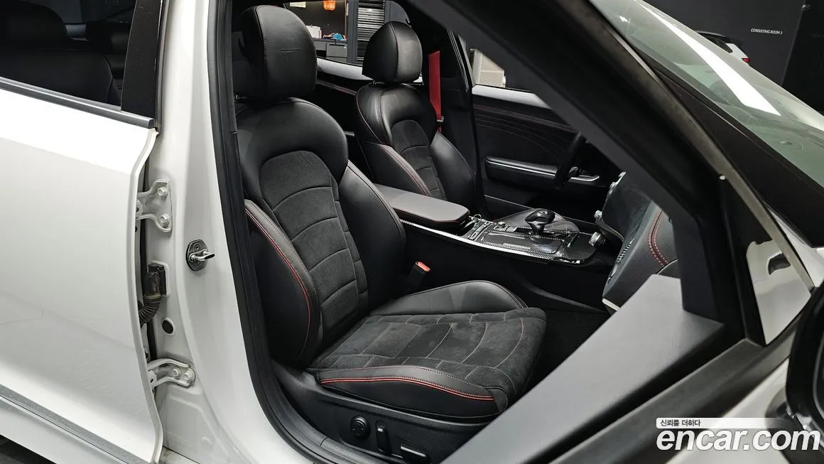 Kia Stinger — фото 10