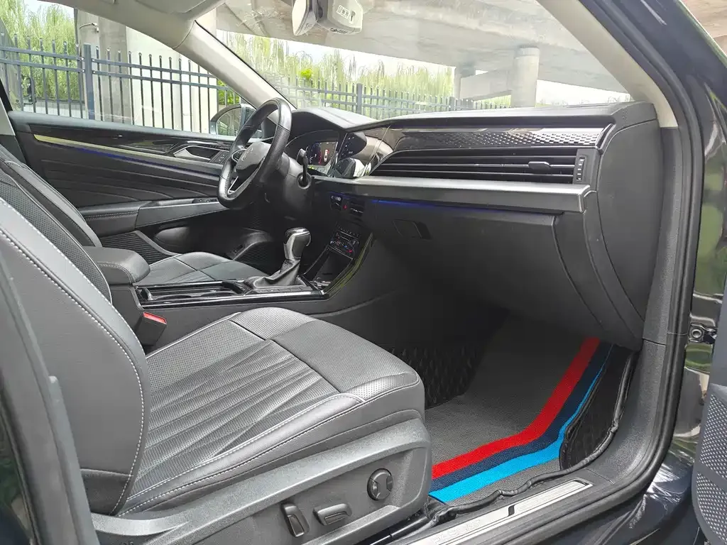 Volkswagen Passat — фото 10