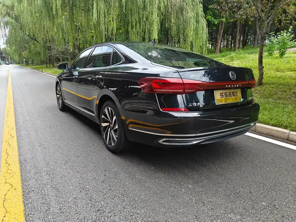 Volkswagen Passat — фото 7