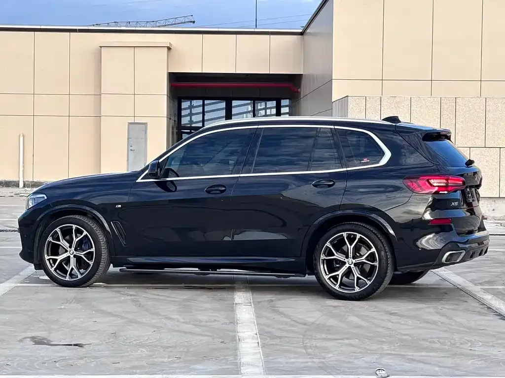 BMW X5 (Import) — фото 3