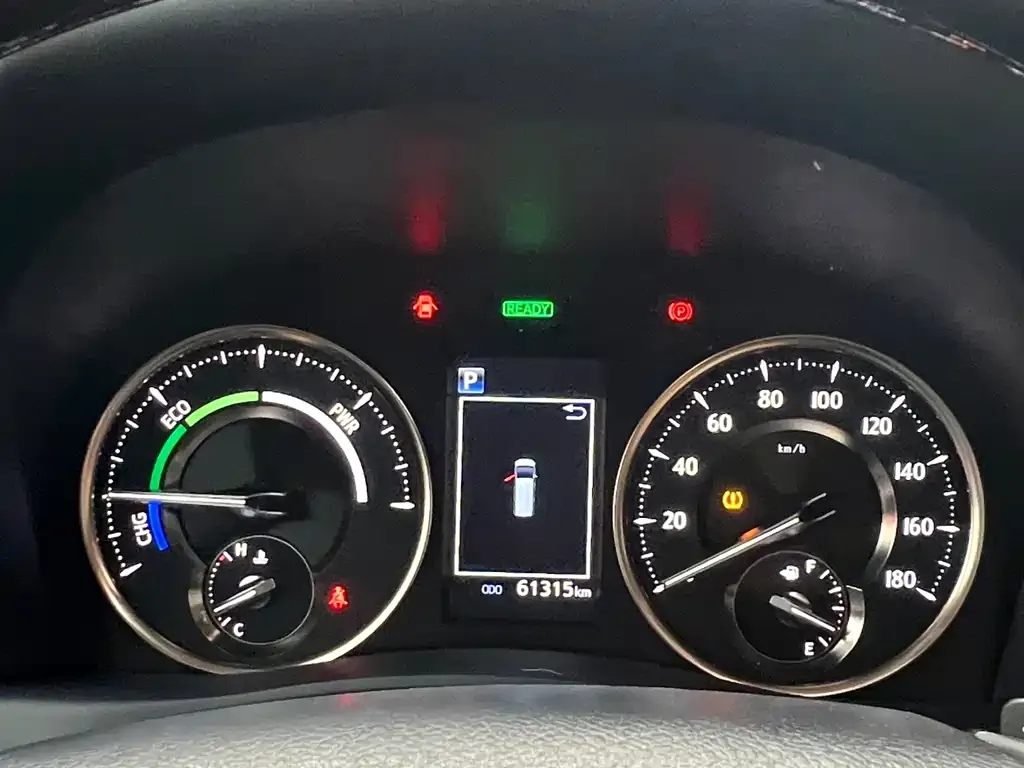 Toyota Alphard — фото 10