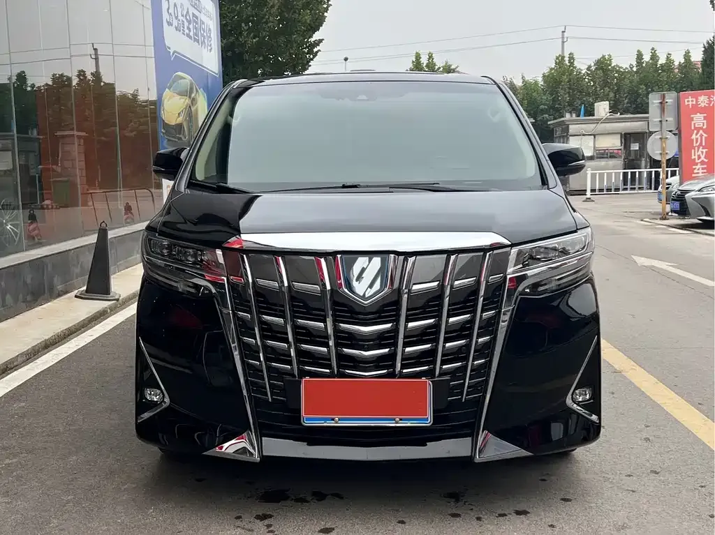 Toyota Alphard — фото 2