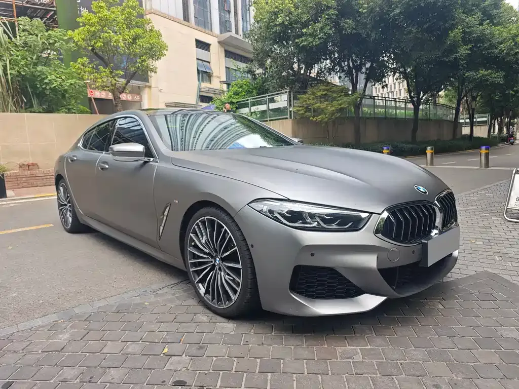 BMW 8 Series — фото 3