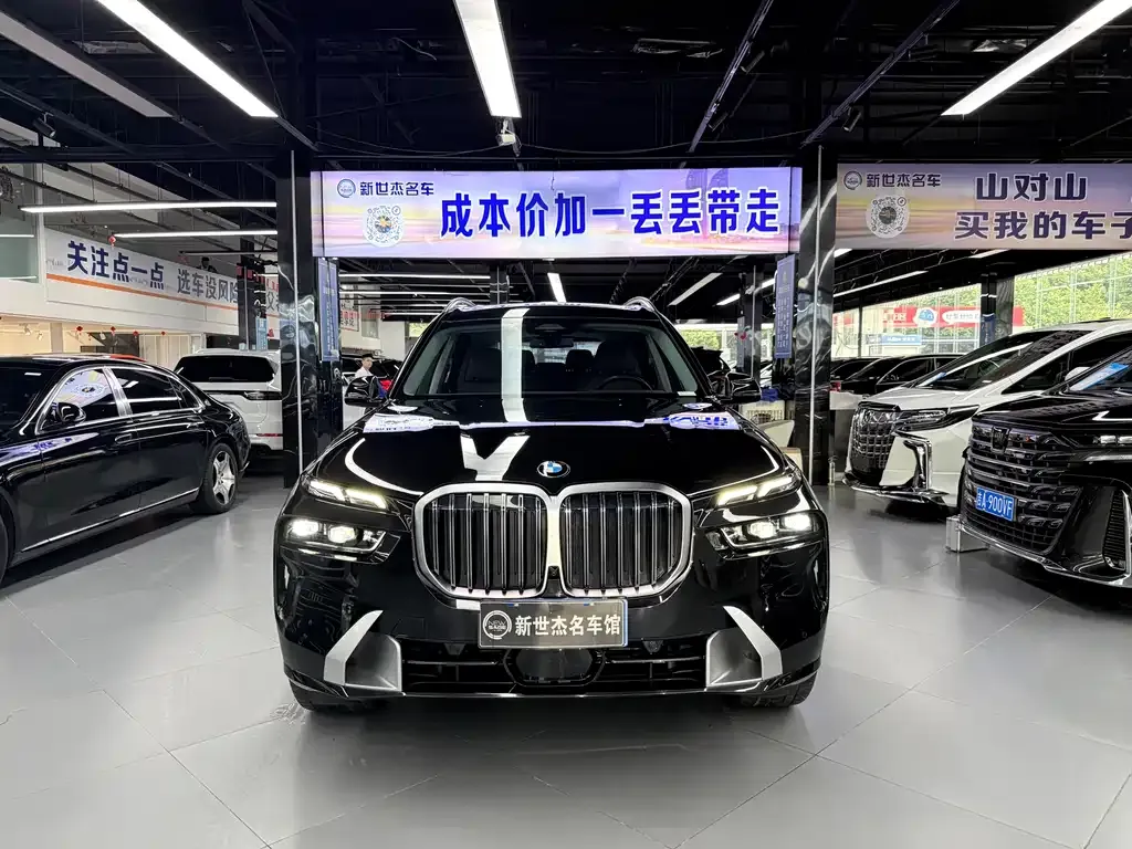 BMW X7 — фото 2