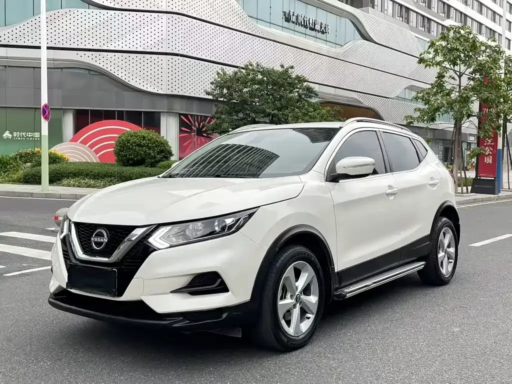 Nissan Qashqai — фото 1