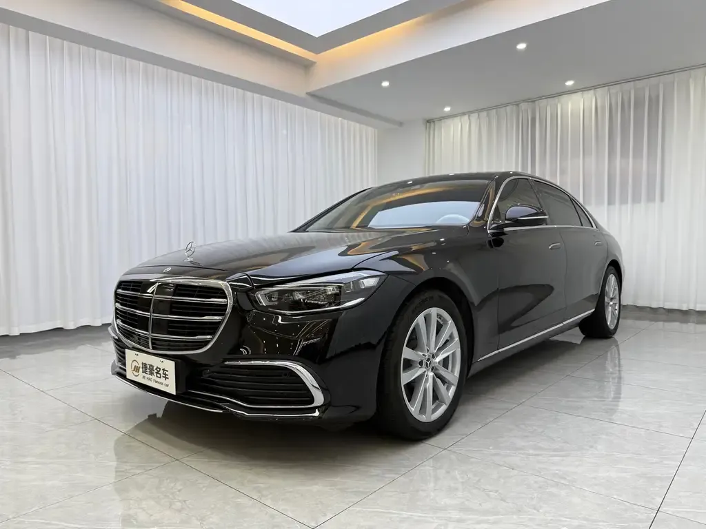 Mercedes-Benz S-Class — фото 1