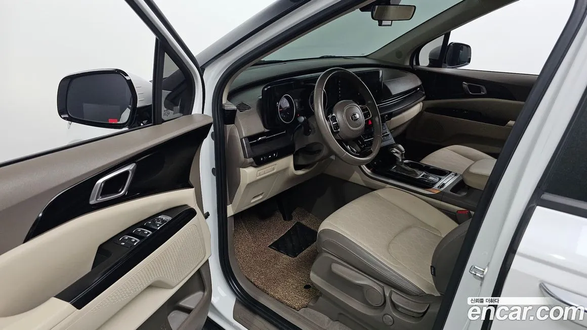 Kia Carnival — фото 10
