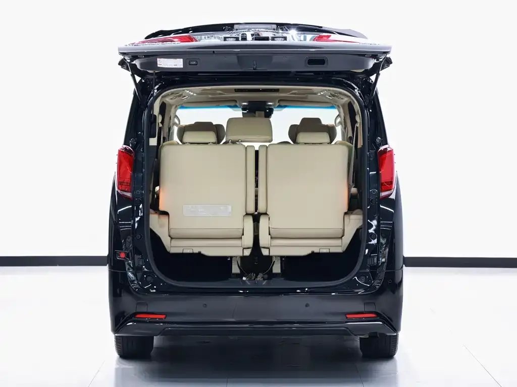 Toyota Alphard — фото 10