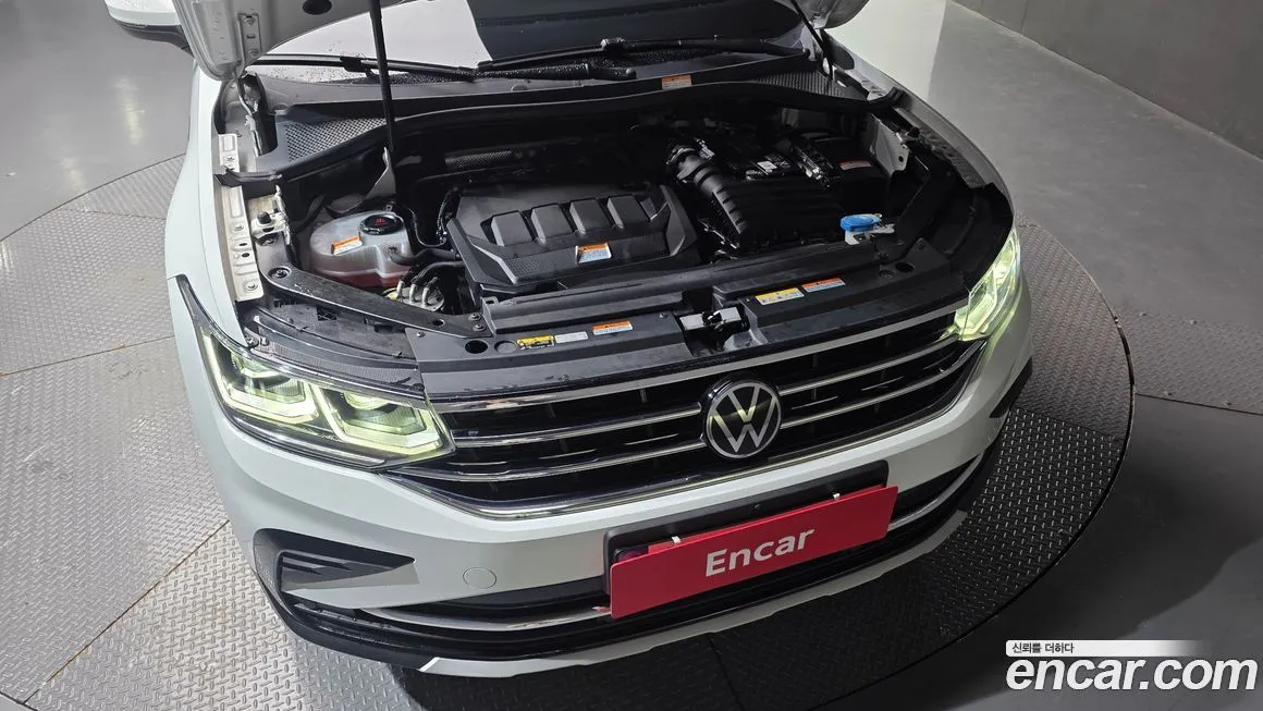 Volkswagen Tiguan — фото 6