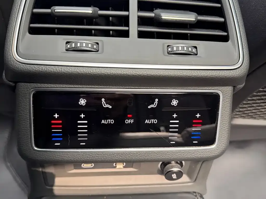 Audi A6L — фото 9